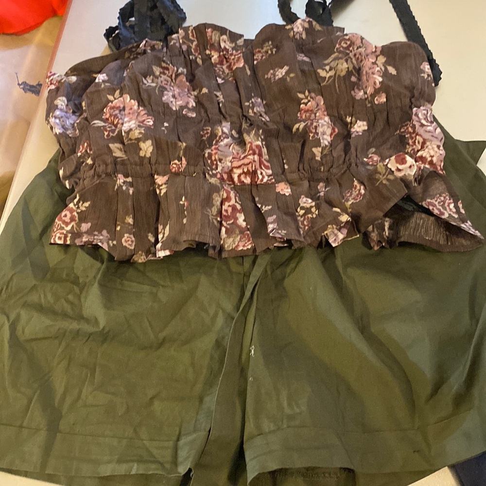 Women shorts matched with tank top with Rib straps. Shorts sz XL top Sz XXL